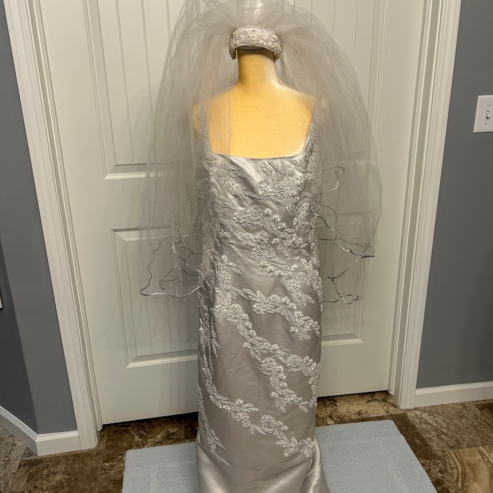 Wedding dress